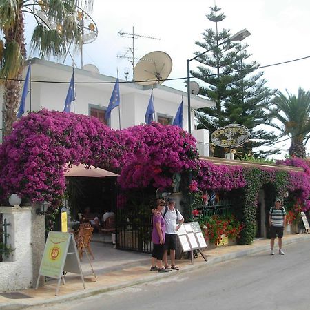 אצ'ארבי Harry'S Bar & Apartments 1 מראה חיצוני תמונה