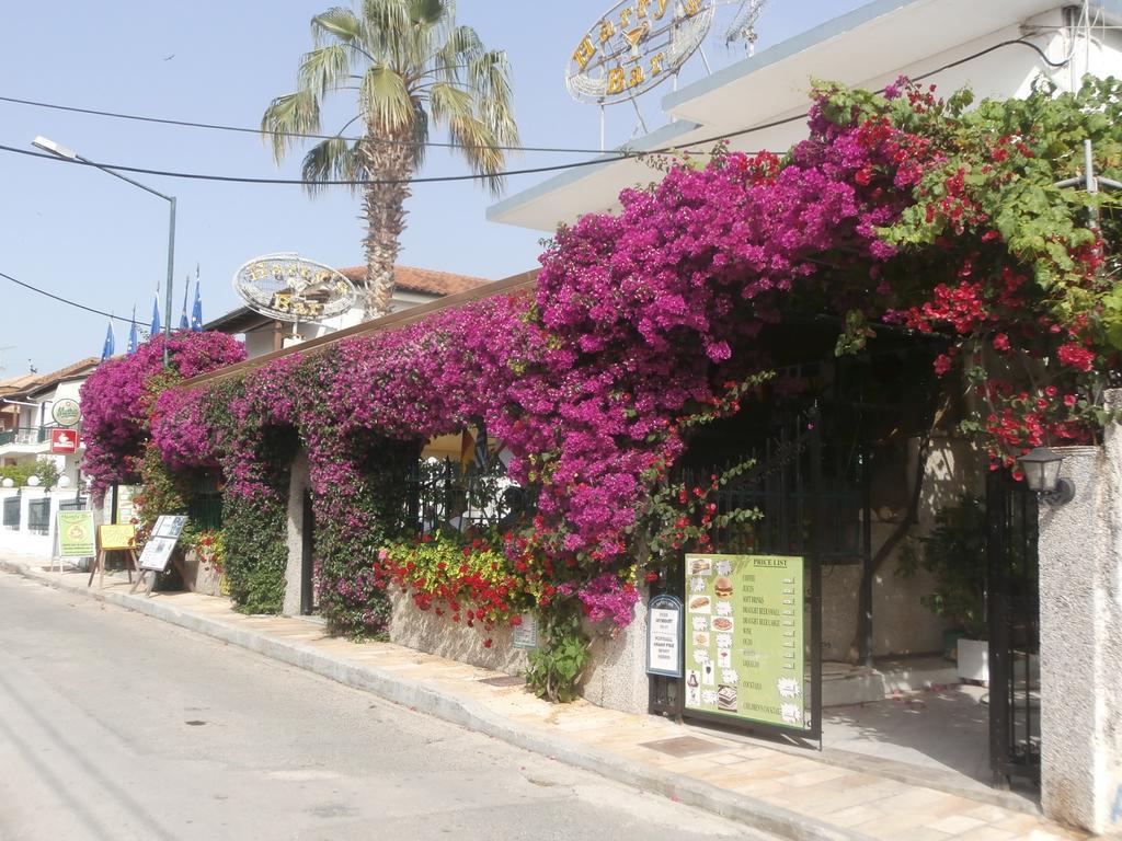 אצ'ארבי Harry'S Bar & Apartments 1 מראה חיצוני תמונה