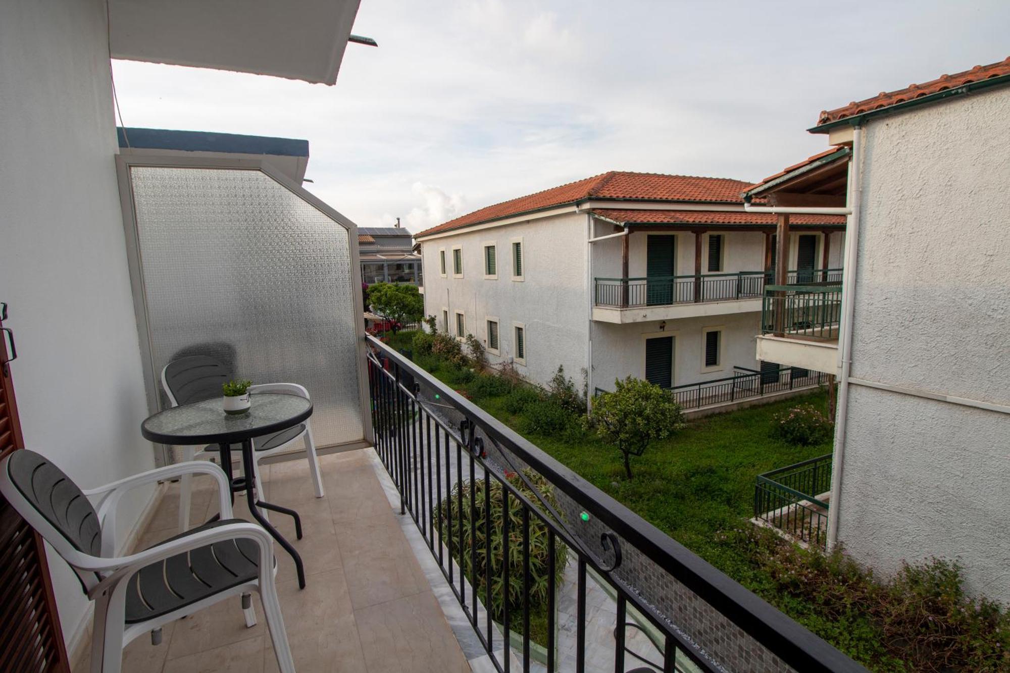 אצ'ארבי Harry'S Bar & Apartments 1 מראה חיצוני תמונה