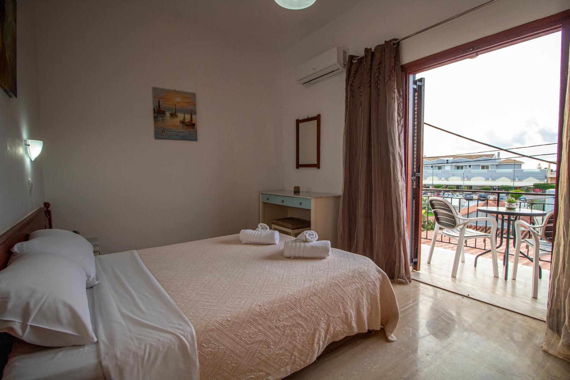 אצ'ארבי Harry'S Bar & Apartments 1 מראה חיצוני תמונה