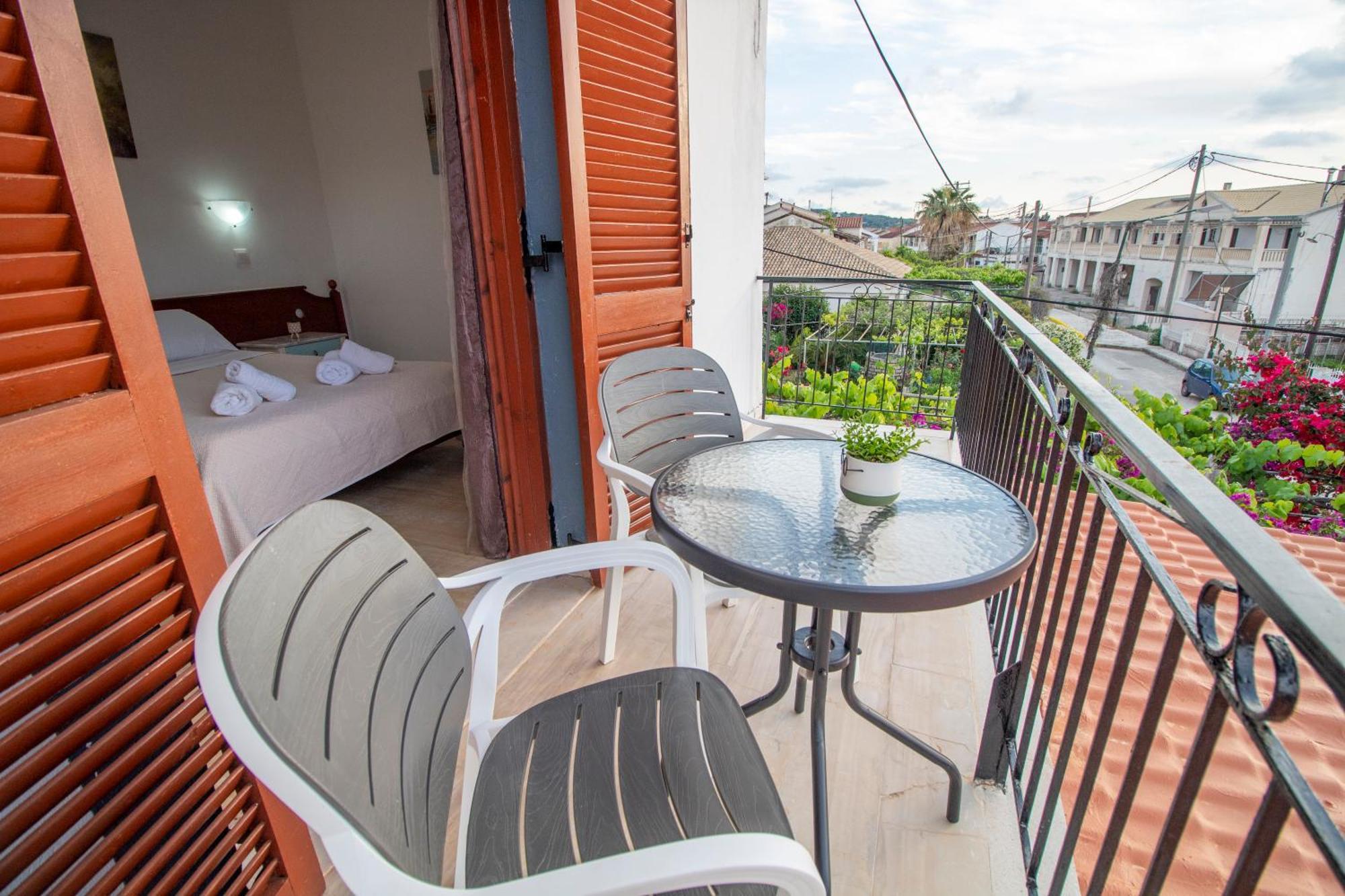 אצ'ארבי Harry'S Bar & Apartments 1 מראה חיצוני תמונה