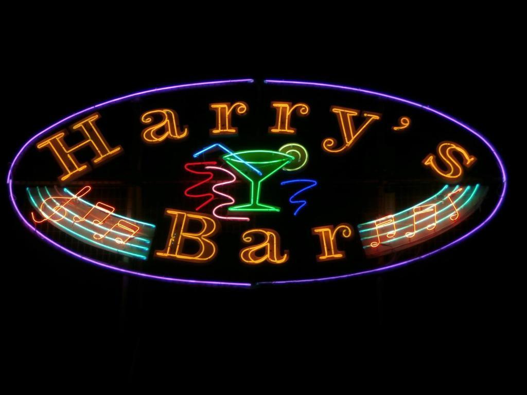 אצ'ארבי Harry'S Bar & Apartments 1 מראה חיצוני תמונה