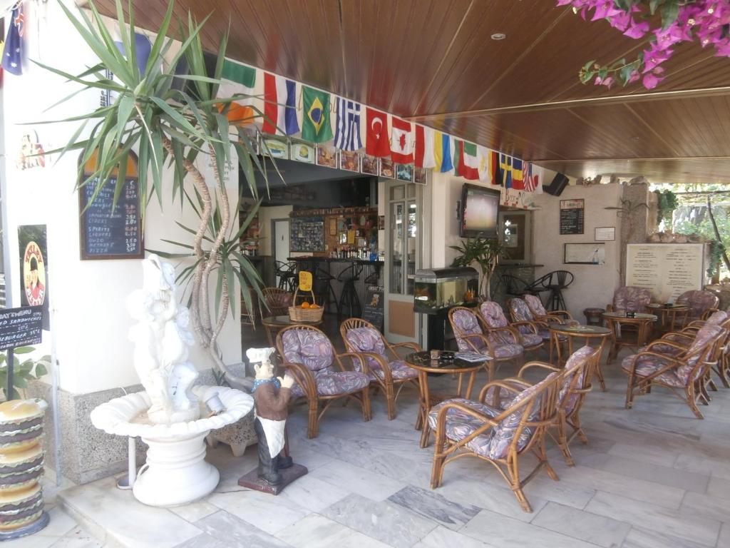 אצ'ארבי Harry'S Bar & Apartments 1 מראה חיצוני תמונה
