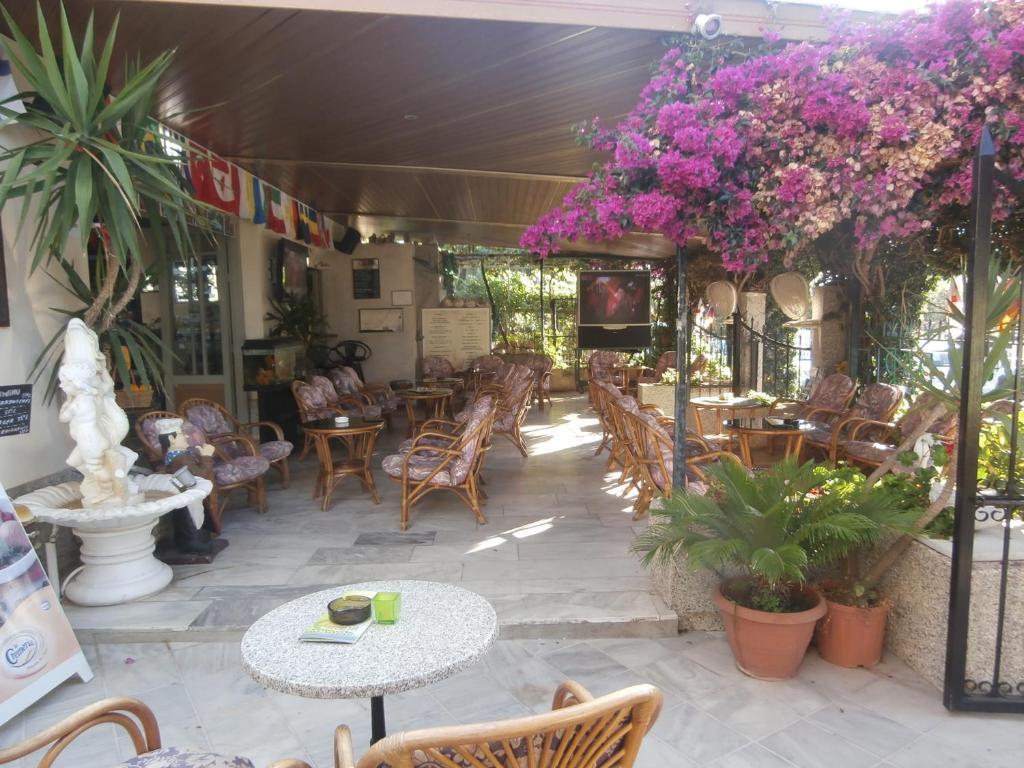 אצ'ארבי Harry'S Bar & Apartments 1 מראה חיצוני תמונה