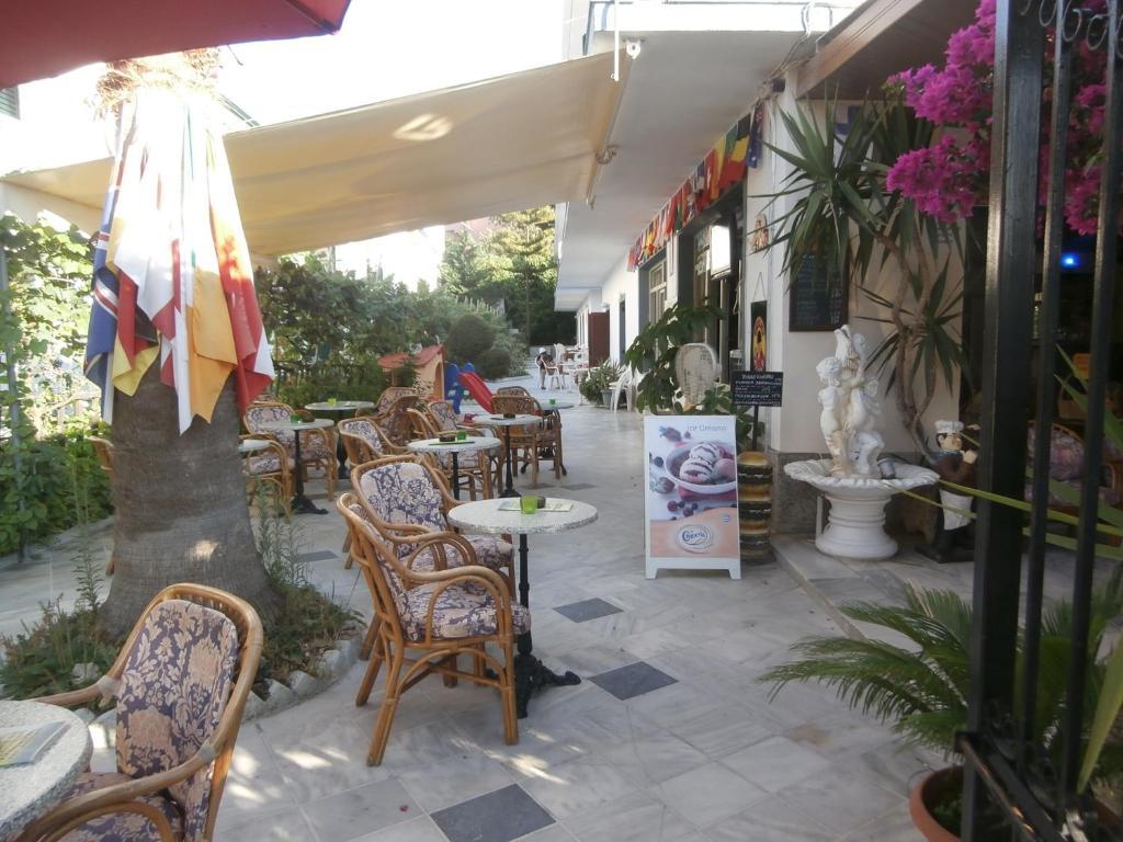 אצ'ארבי Harry'S Bar & Apartments 1 מראה חיצוני תמונה