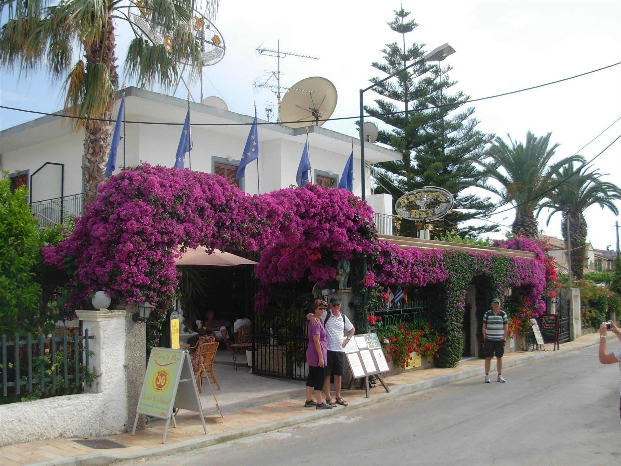אצ'ארבי Harry'S Bar & Apartments 1 מראה חיצוני תמונה